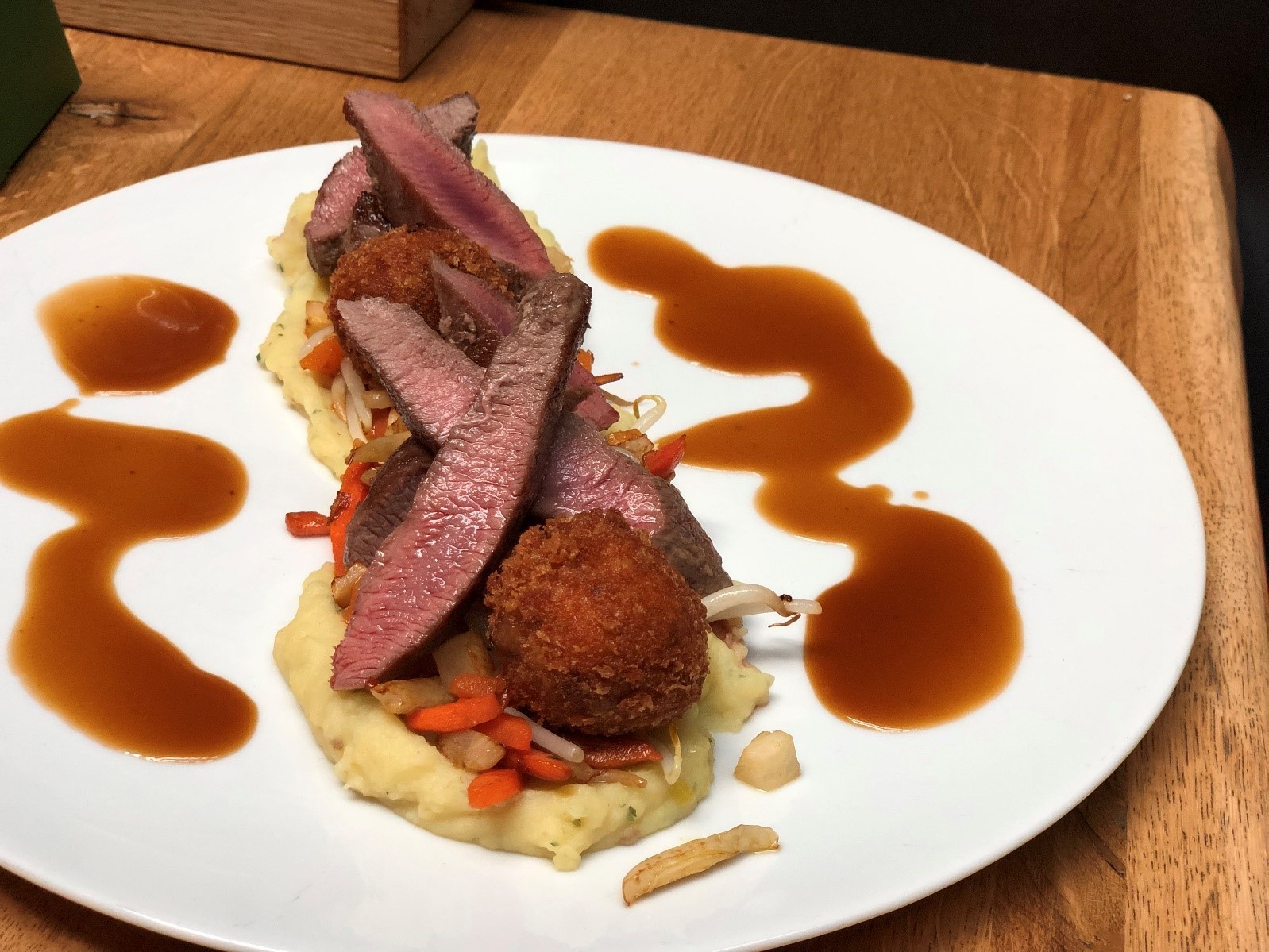 Restaurant 32 ETEN en DRINKEN