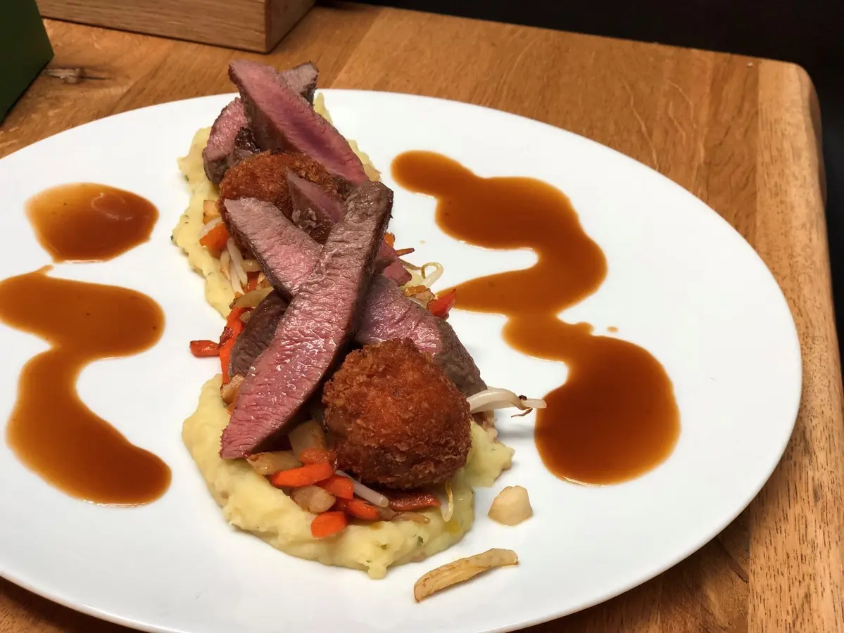 Restaurant 32 ETEN en DRINKEN