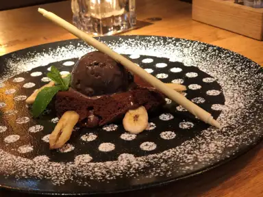 Restaurant 32 ETEN en DRINKEN