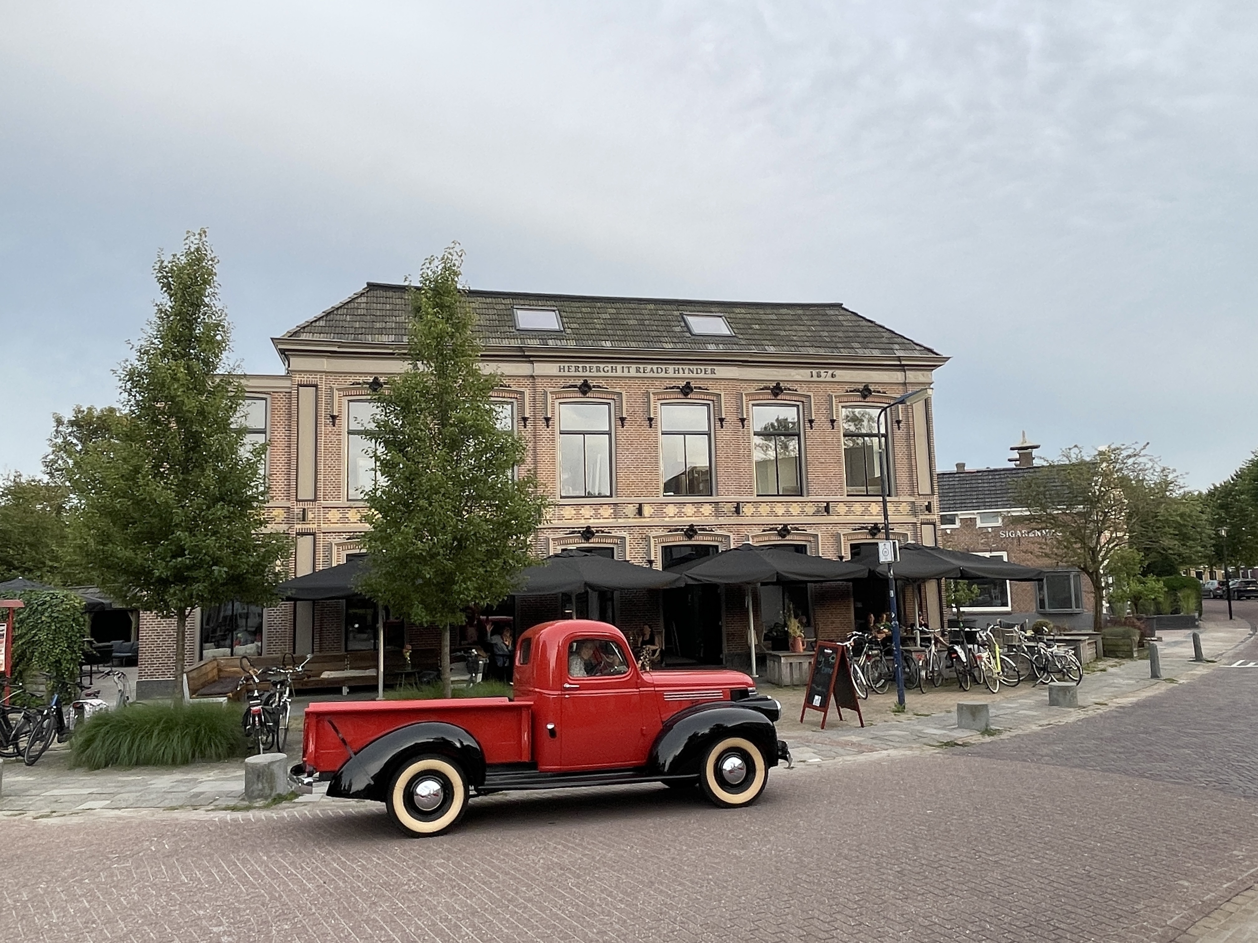 Grand Cafe it Reade Hynder